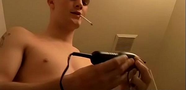  Hot Bryce Corbin smokes and wanks after shaving his junk